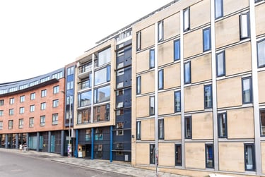 1 bed studio, Lady Lawson Street, Tollcross, Edinburgh, EH39DH - Image 6